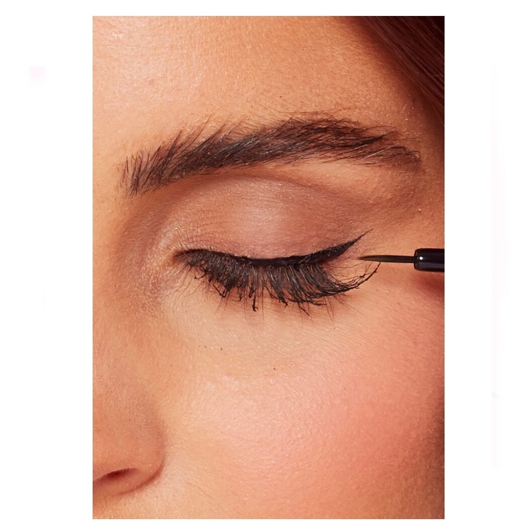 GRANDE COSMETICS LIQUID EYELINER WITH LASH ENHANCING SERUM